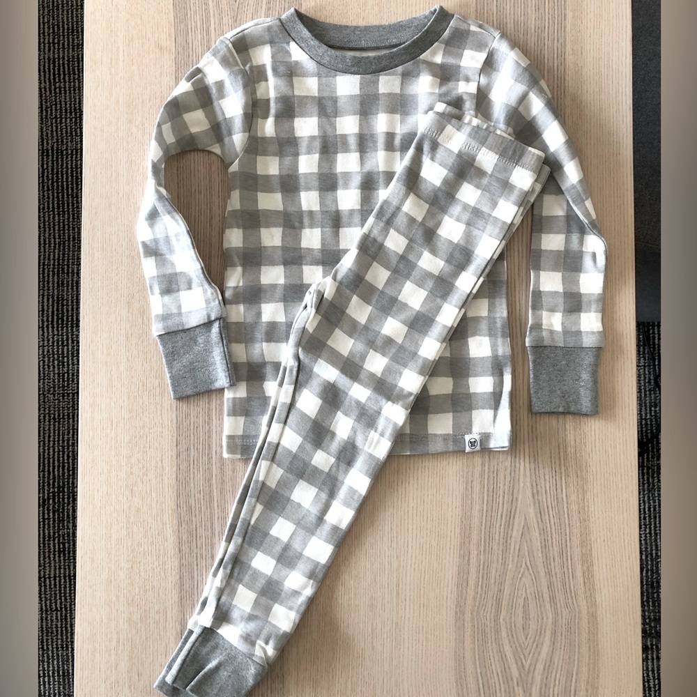 NWOT Honest baby long sleeve pj set 4T